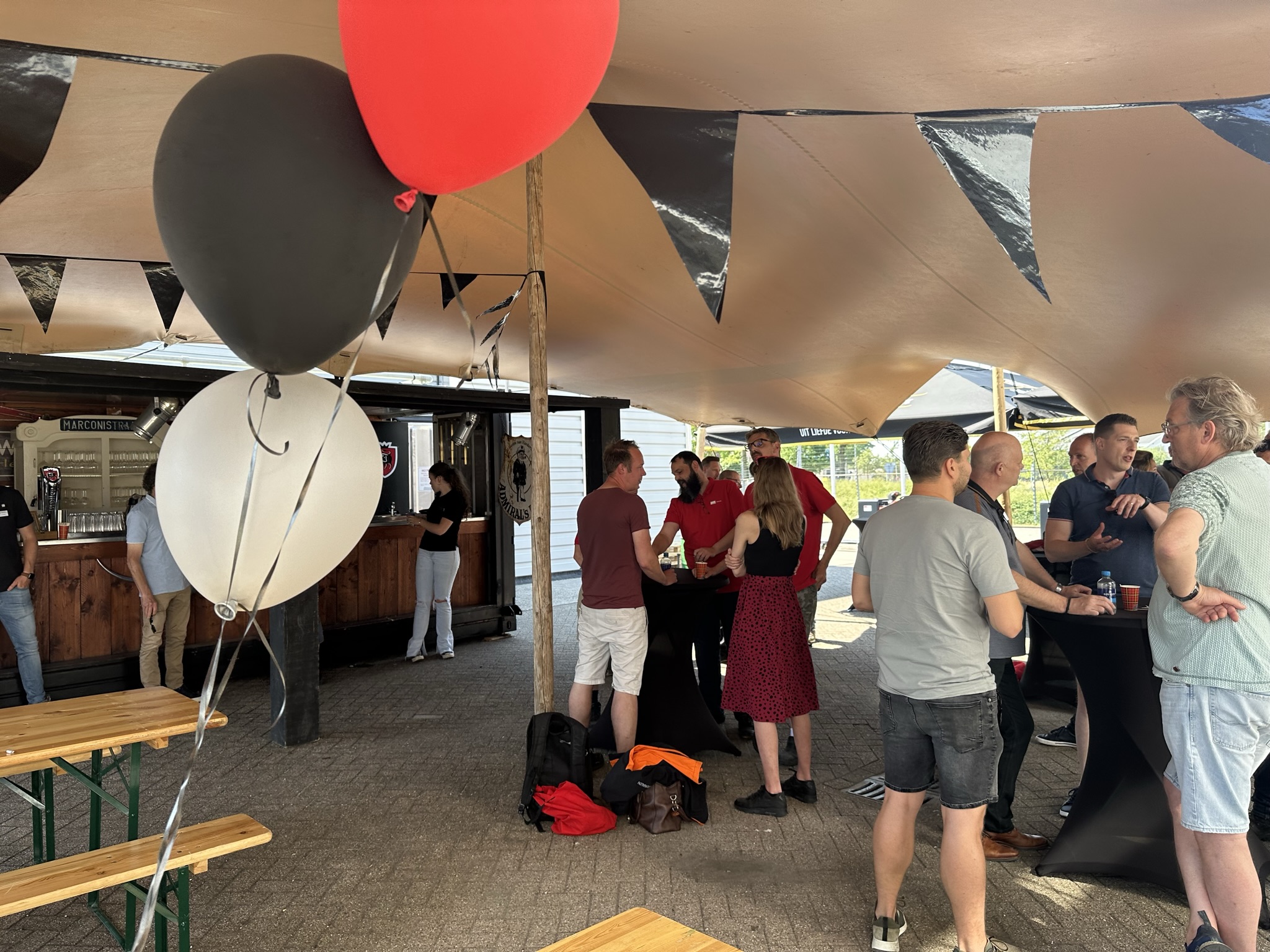 HeftruckCup buiten in de tent