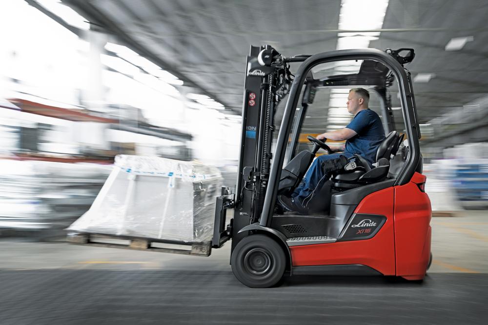 Linde Xi16 elektrische heftruck met ruime cabine