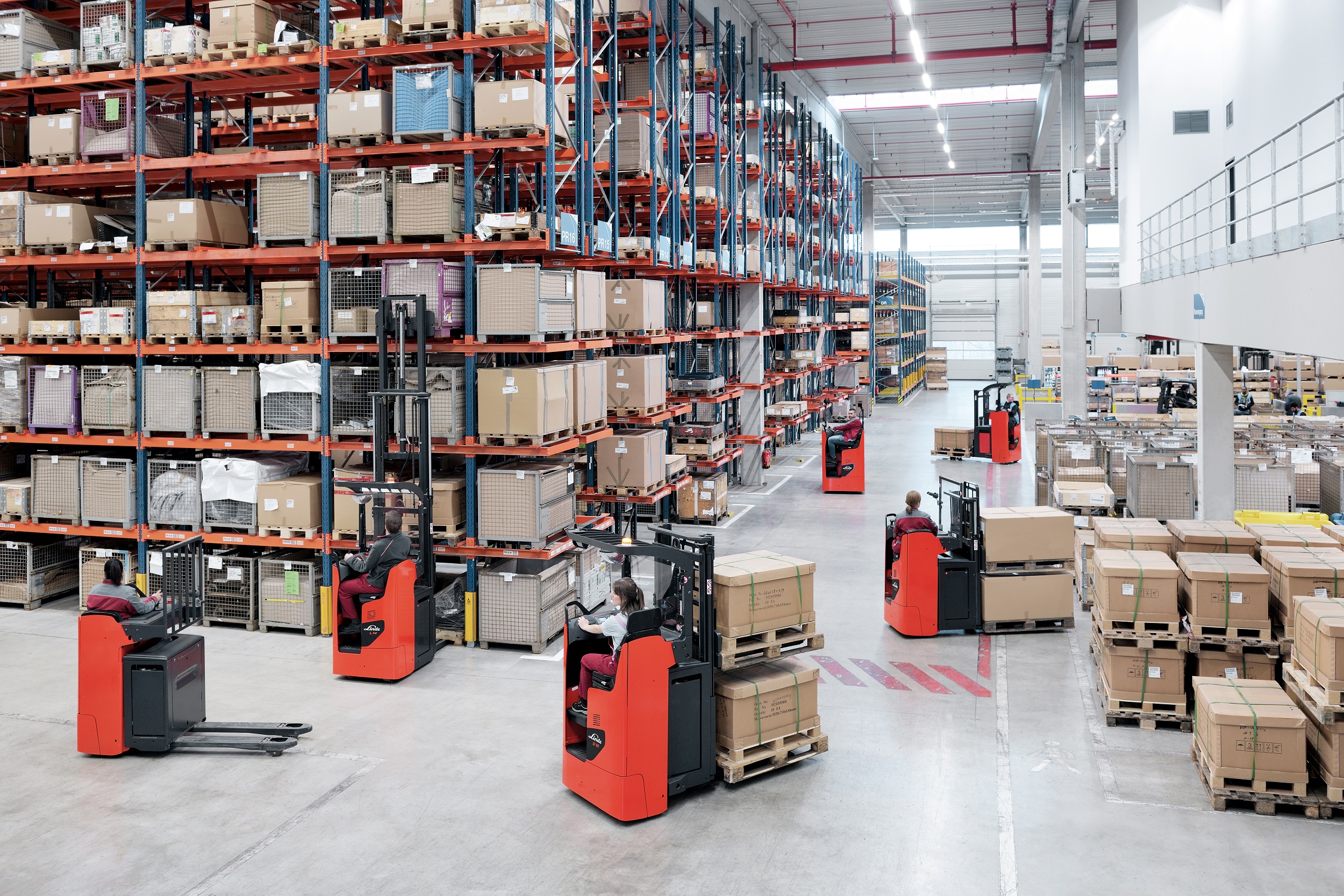 Linde Warehouse trucks