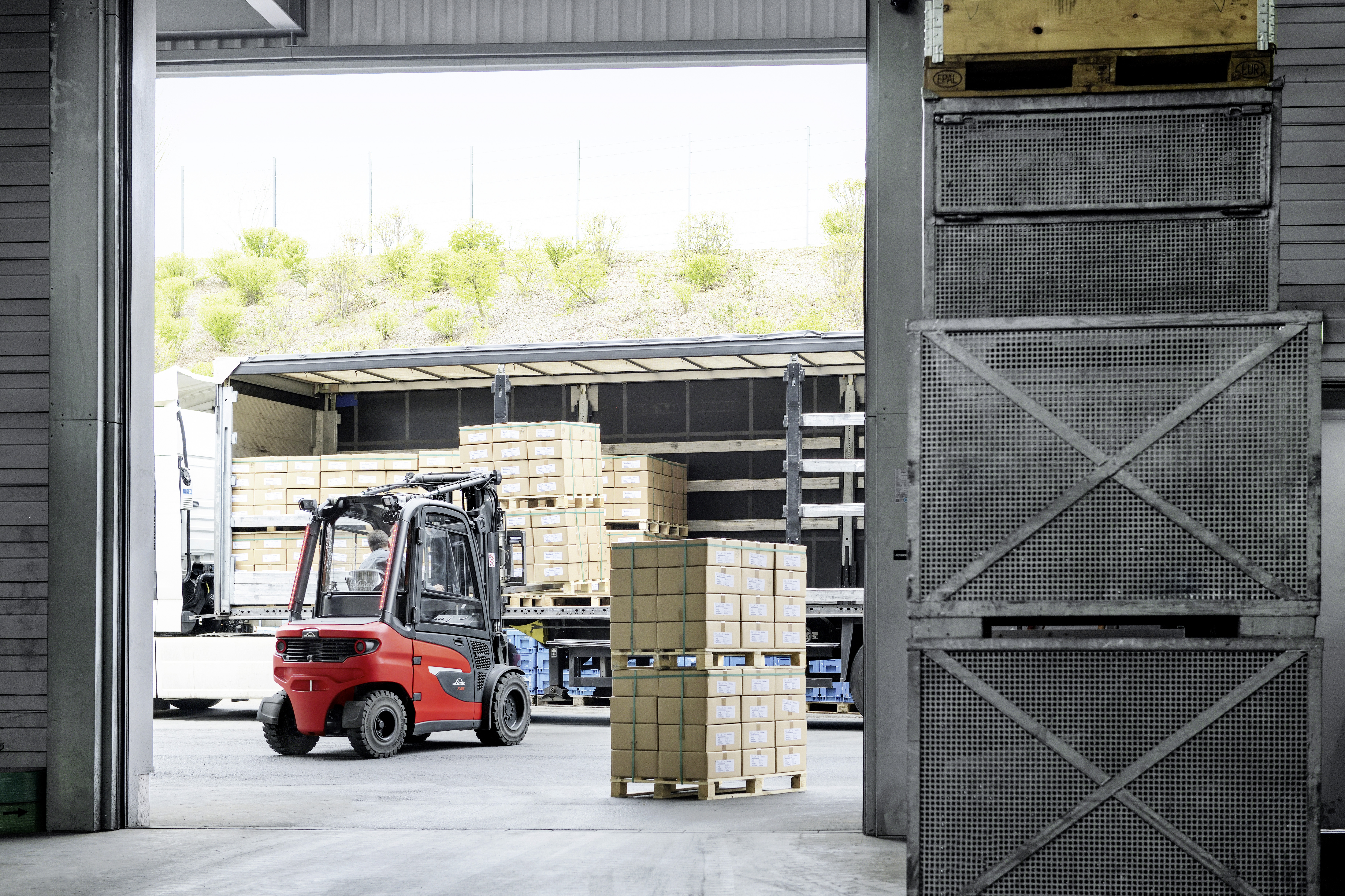 Laden en lossen met de X35 elektrische heftruck