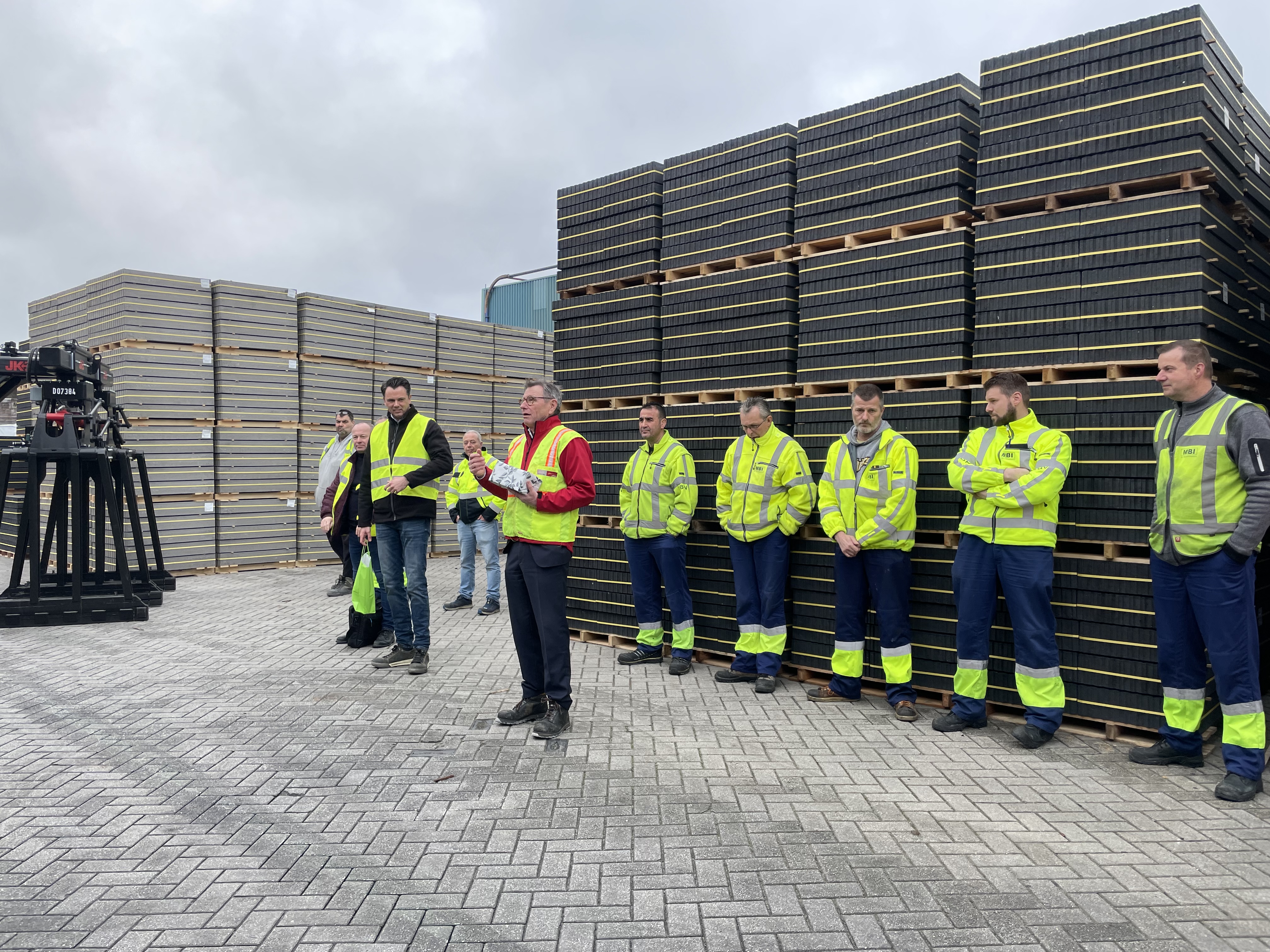 Elektrische Linde trucks voor MBI De Steenmeesters