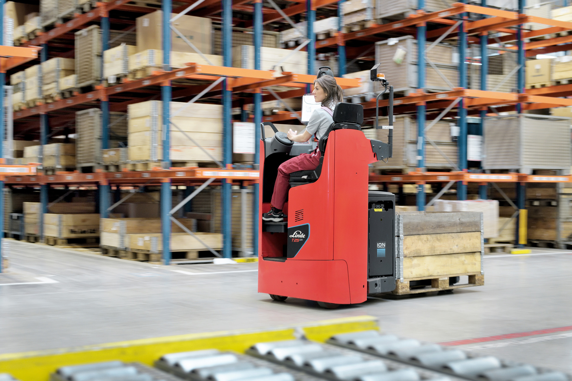 Pallet transport in het warehouse